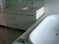 Marble Vanity op and Bath Surround