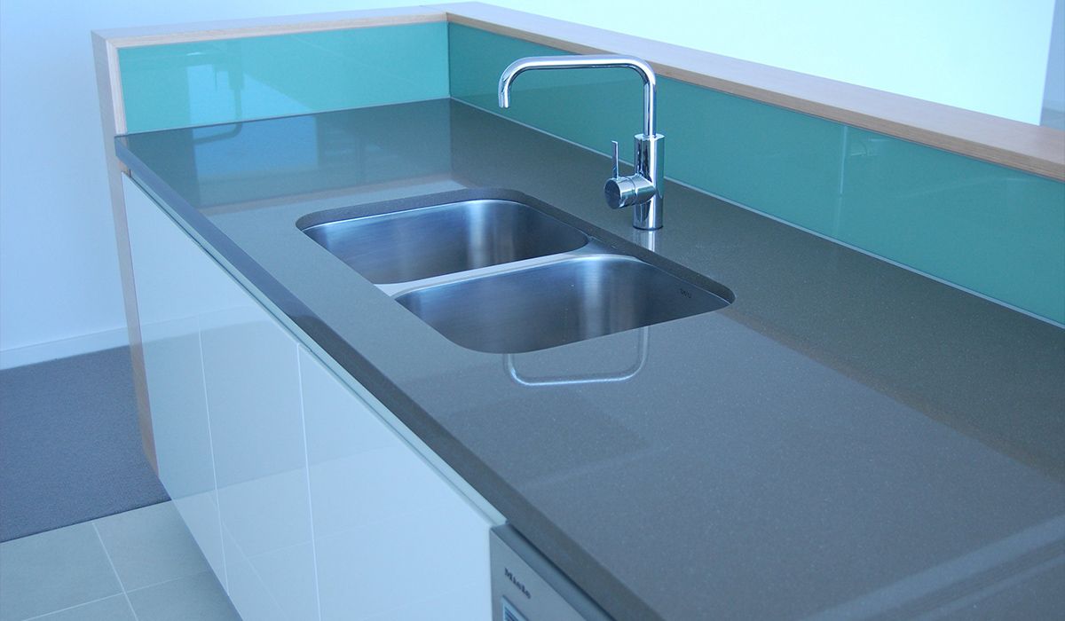 kitchen sink with stainless steel tap4